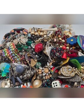2.3 lbs Mixed Vintage Costume Jewelry Lot Craft Repair DIY Repurpose